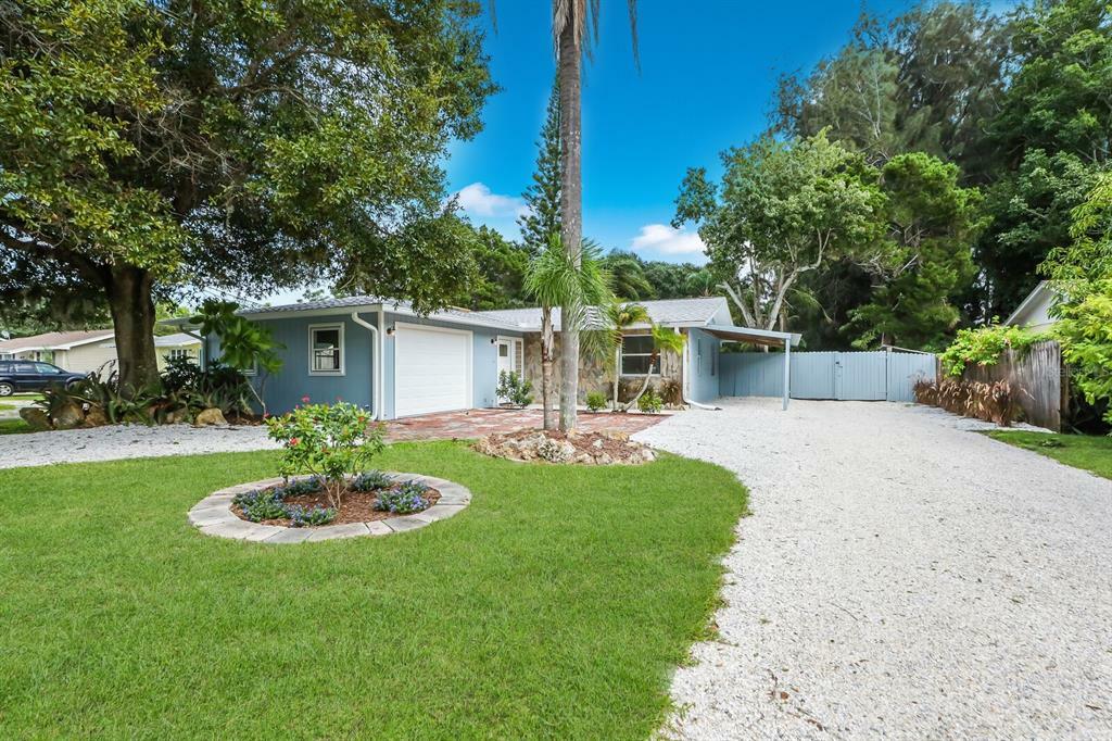 Property Photo:  2221 Phillippi Street  FL 34231 