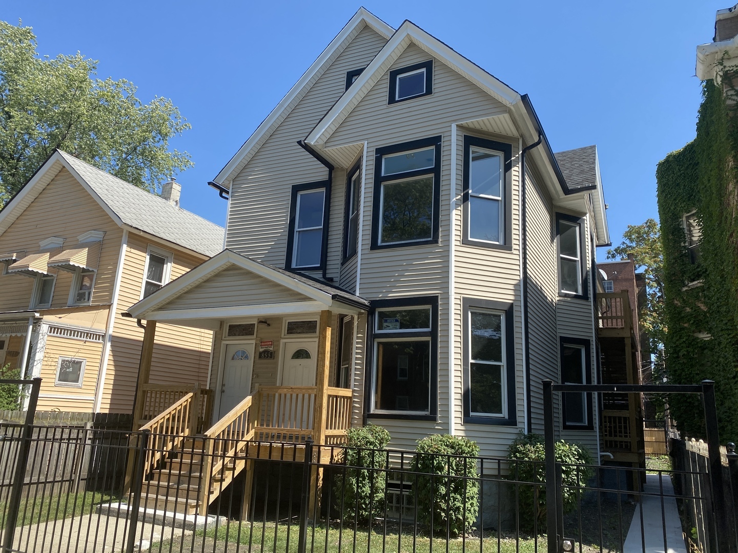 855 N Parkside Avenue  Chicago IL 60651 photo