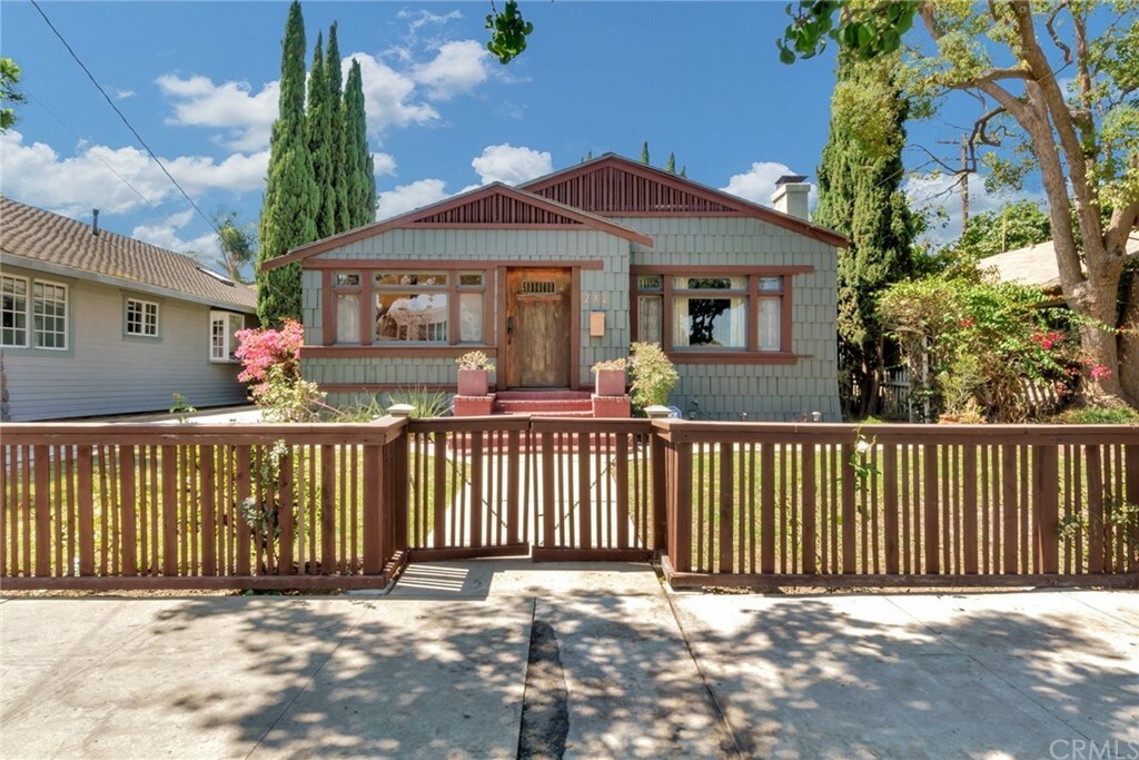 Property Photo: 281 Obispo Avenue CA 90803