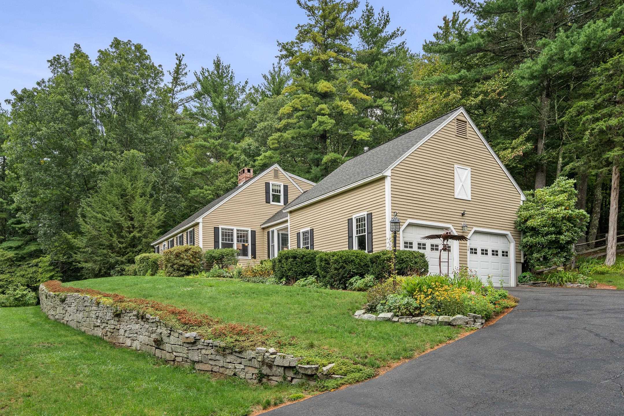 Property Photo:  16 Highland Drive  NH 03031 