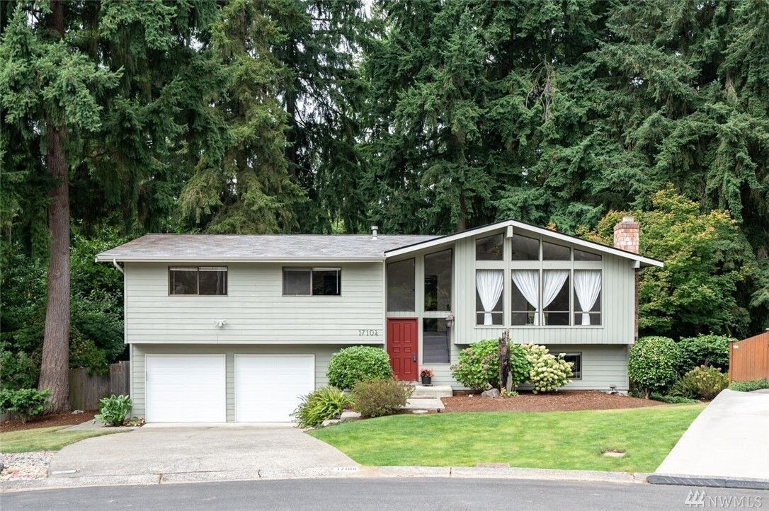 Property Photo:  17104 NE 86th Ct  WA 98052 