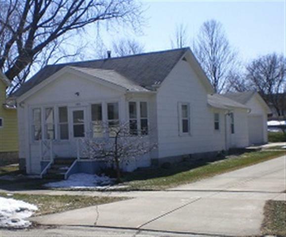 Property Photo:  520 West Bowen St  WI 53919 