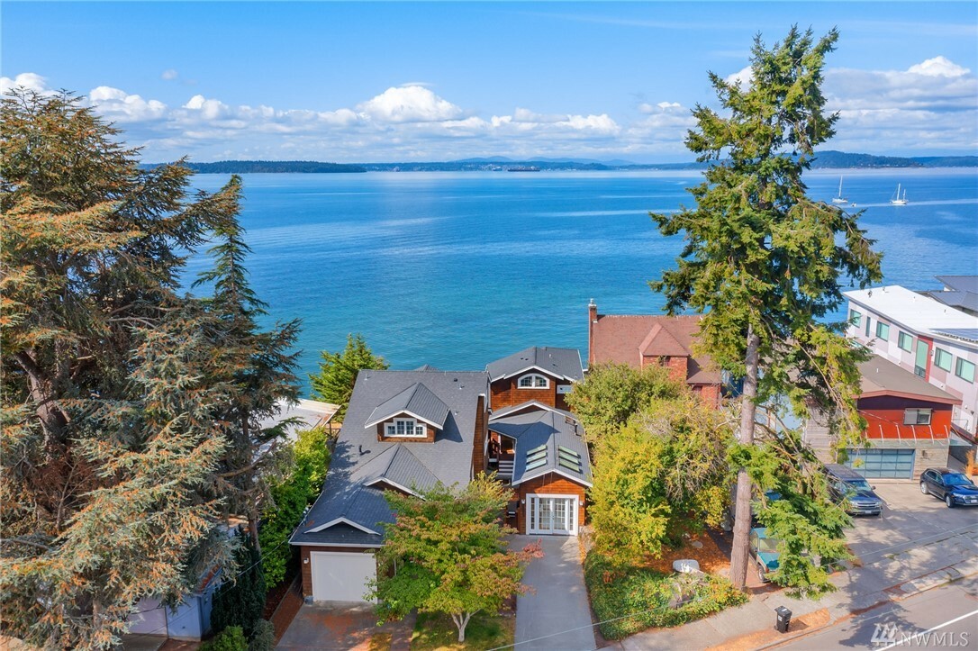 Property Photo:  4841 Beach Dr SW  WA 98116 