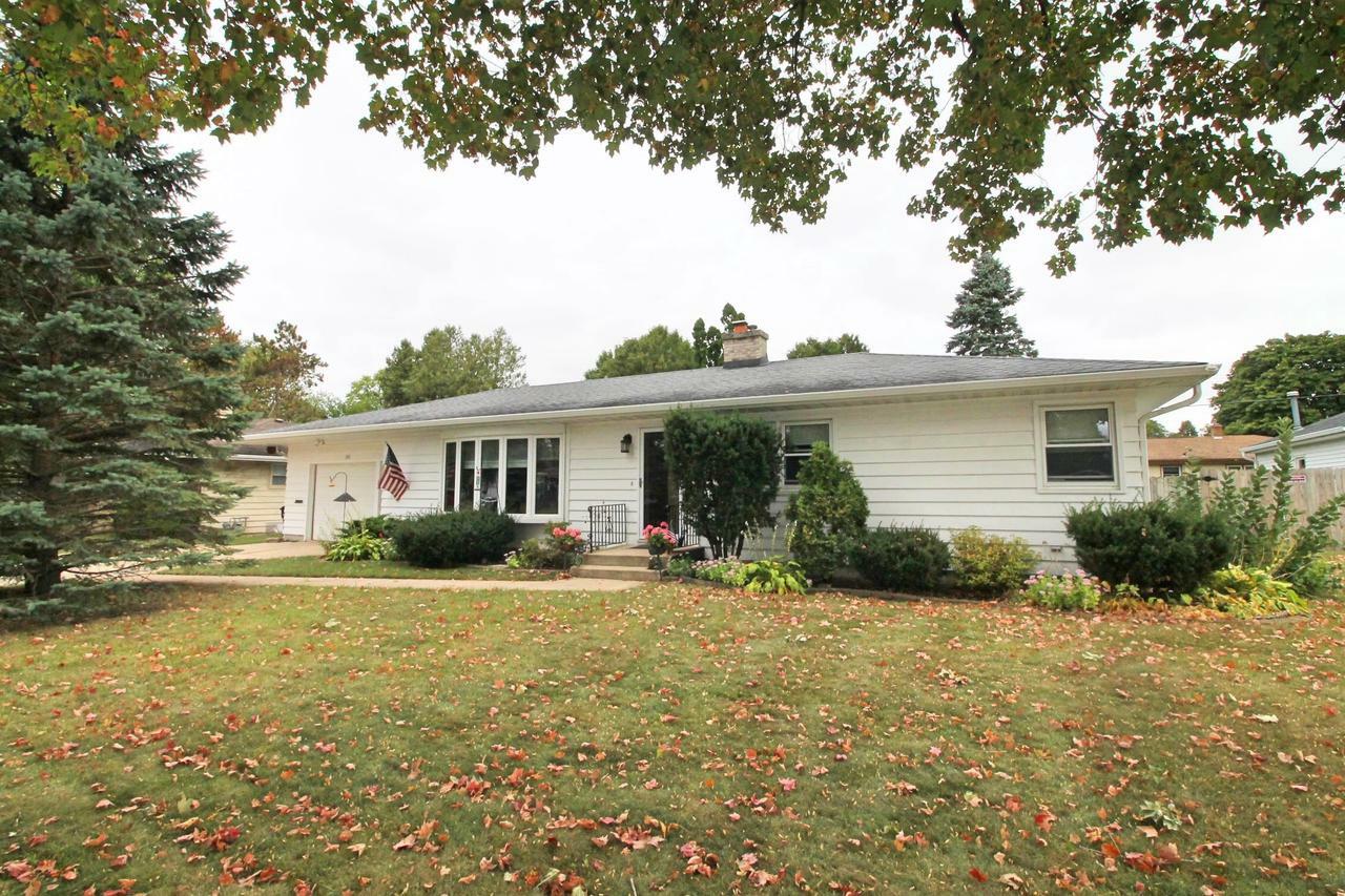 Property Photo:  2121 East Memorial Dr  WI 53545 