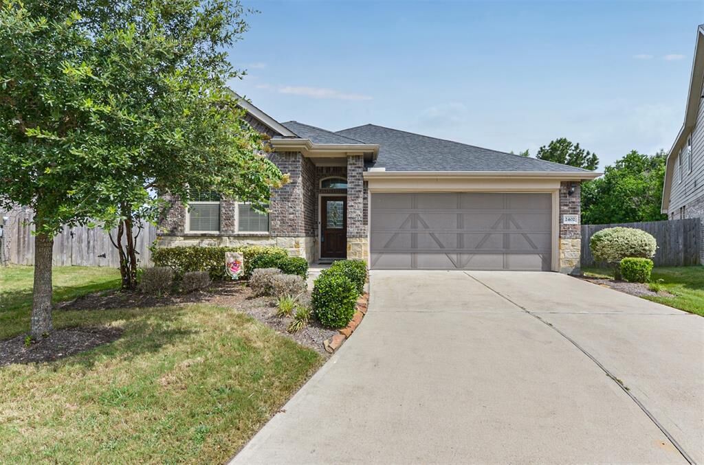 Property Photo:  2402 Village Lakes Drive  TX 77493 