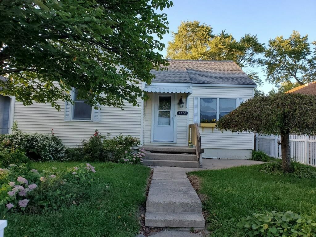 Property Photo:  1716 W 11th Street  IN 47302-2151 