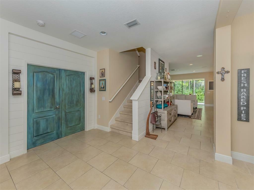 Property Photo: 12256 Stuart Drive FL 34293
