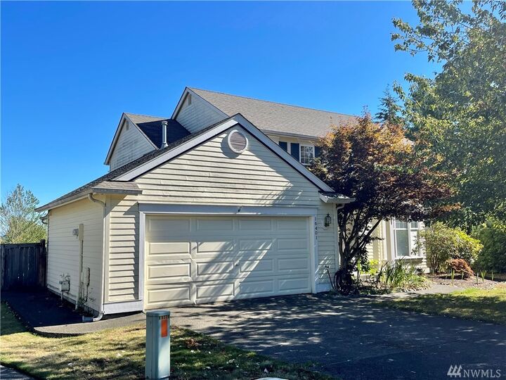 Property Photo:  16401 133rd Ave E  WA 98374 