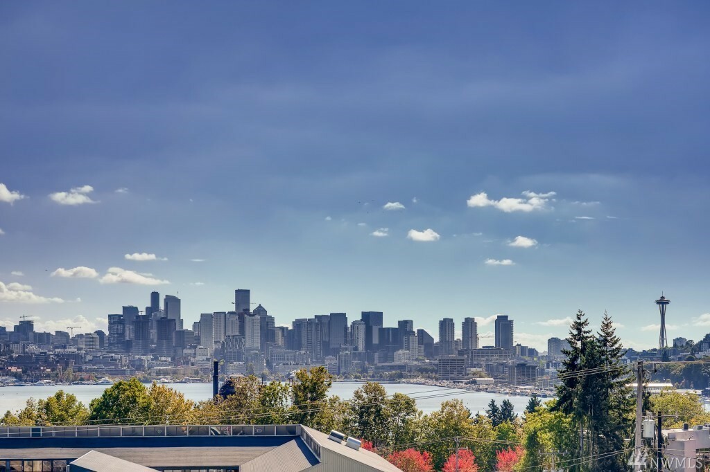 Property Photo: 3420 Burke Ave N 103A WA 98103