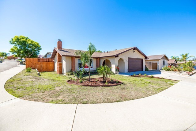 Property Photo: 1425 Cottonwood Court CA 92069