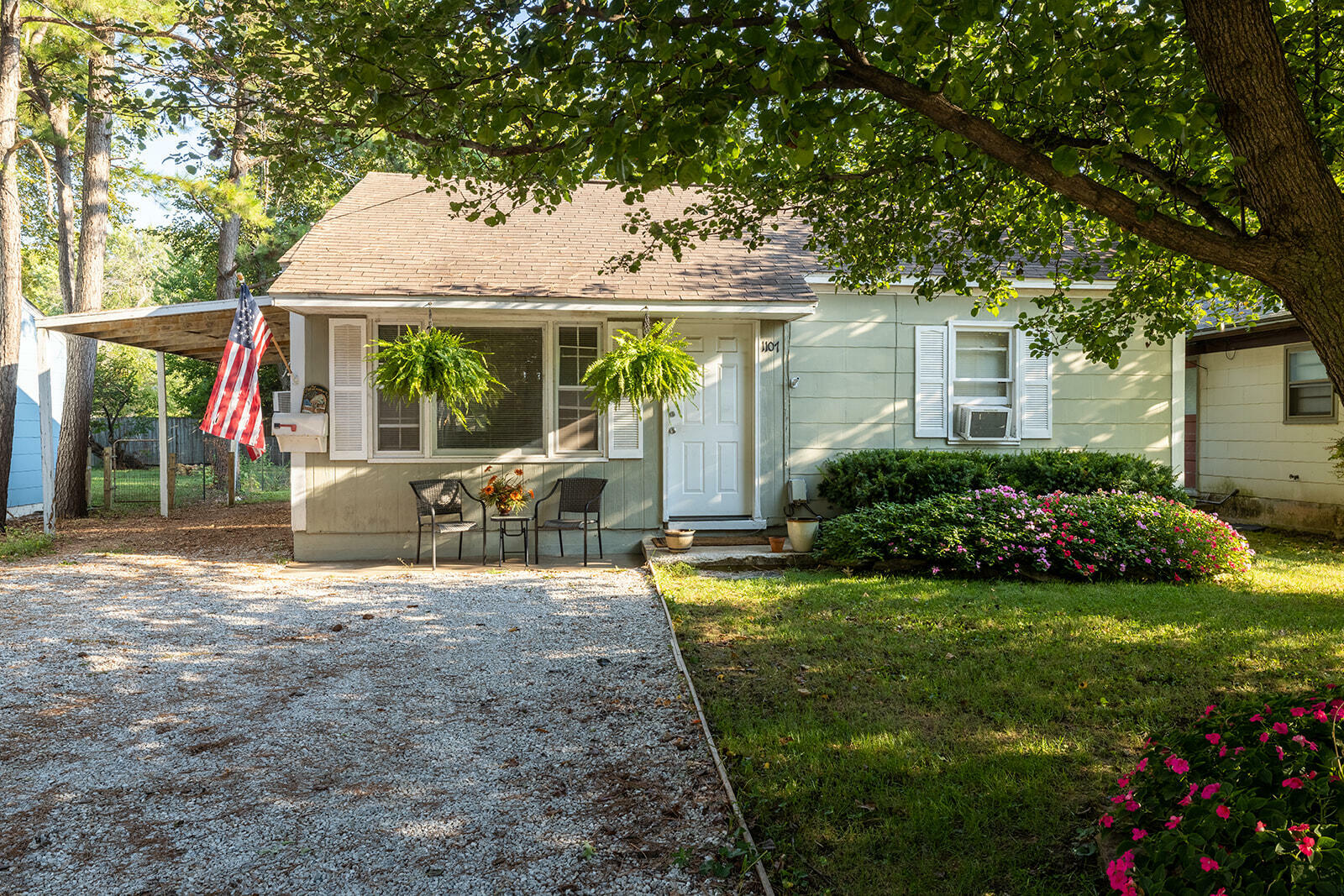 Property Photo: 1107 E Cherokee Street MO 65807