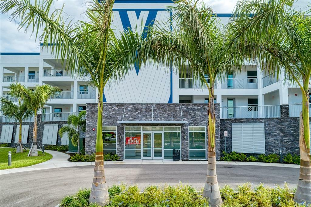 Property Photo: 1425 Park Beach Cir 1411 FL 33950