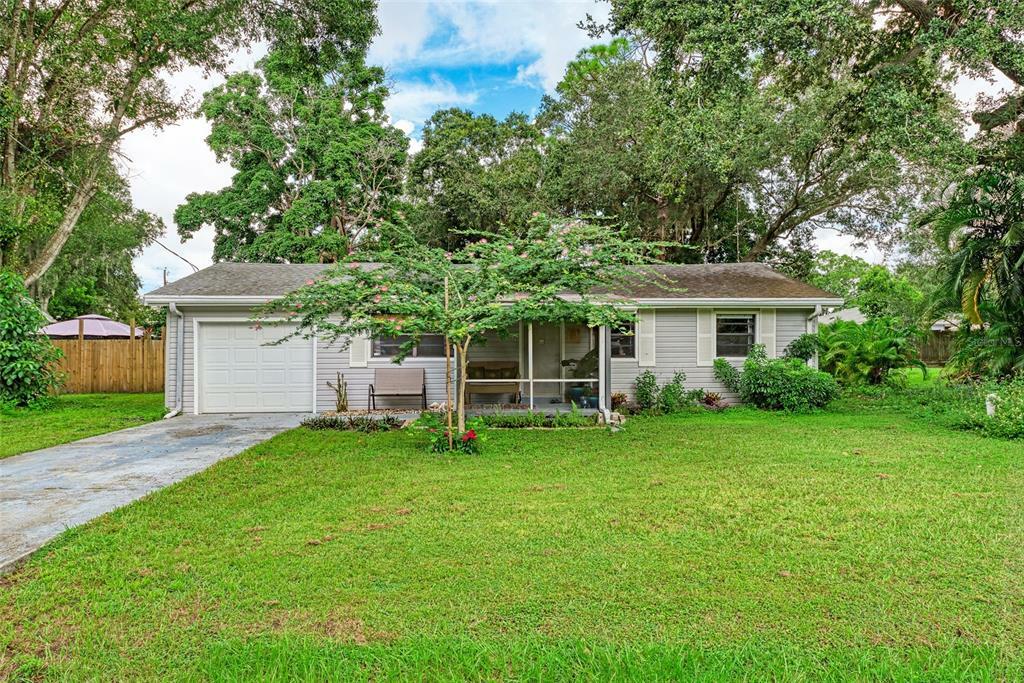 Property Photo:  2929 Stoneland Lane  FL 34231 