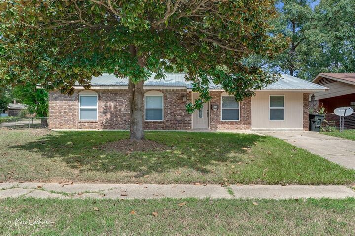 627 Kings Towne Place  Shreveport LA 71108 photo