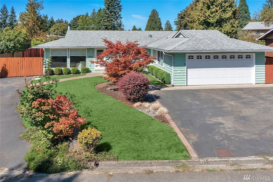 Property Photo:  23323 108th Ave SE  WA 98031 