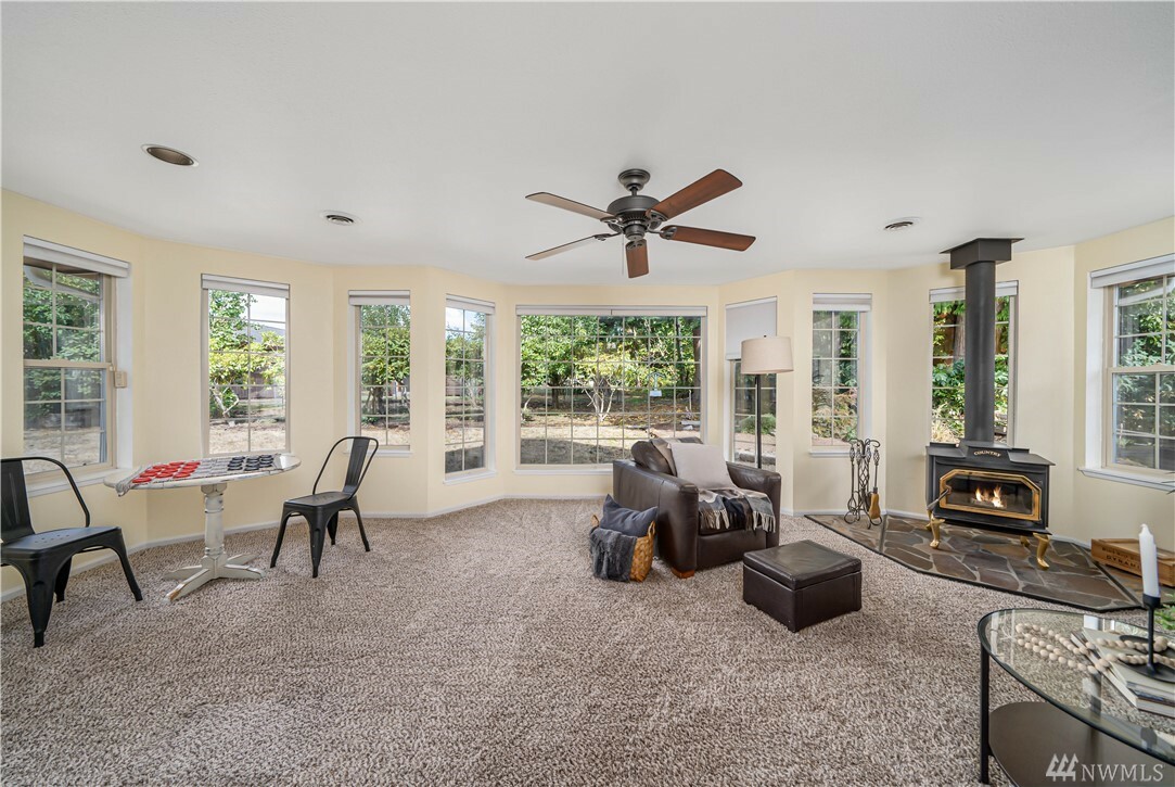 Property Photo: 18003 Rhodes Lake Rd E WA 98391
