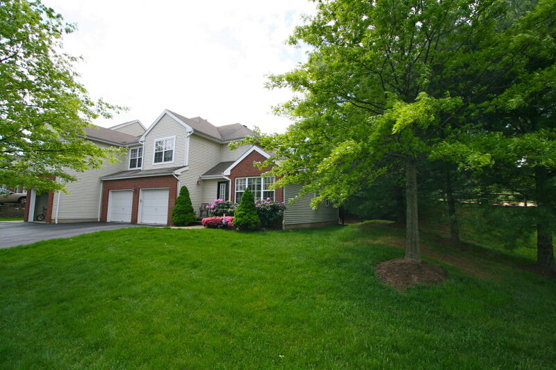 Property Photo: 19 Shackamaxon Ter NJ 08801