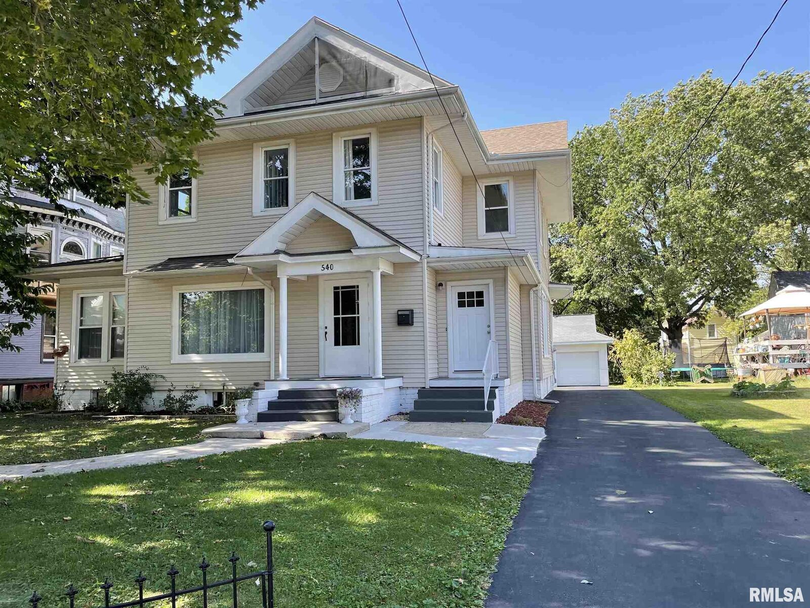Property Photo:  540 N Broad  IL 61401 