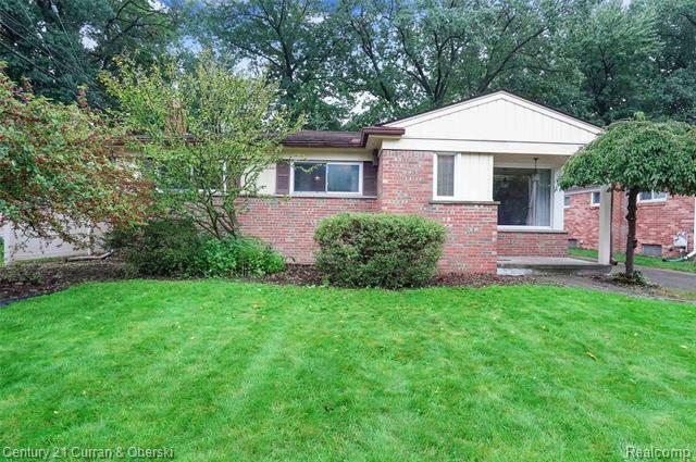 Property Photo:  615 Butternut Avenue  MI 48073 