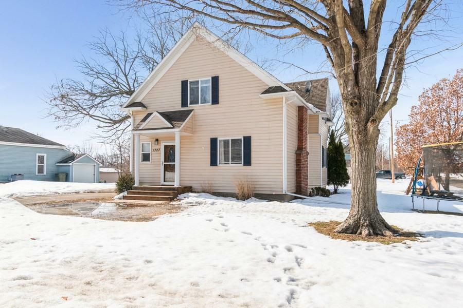 Property Photo:  1727 Linn Street  IA 50036 