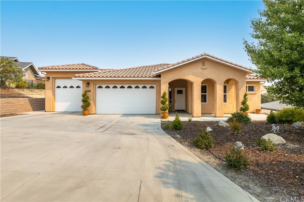 Property Photo:  2665 Edgewood Court  CA 93446 