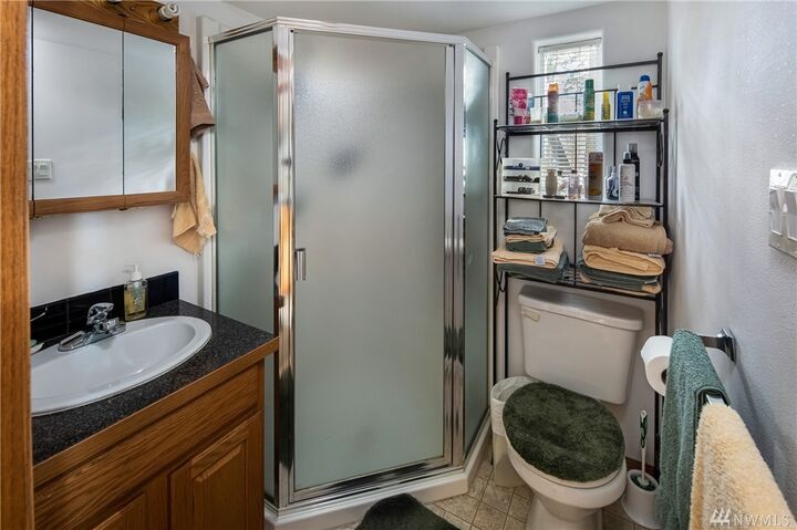 Property Photo: 258 N Airport Wy WA 98250