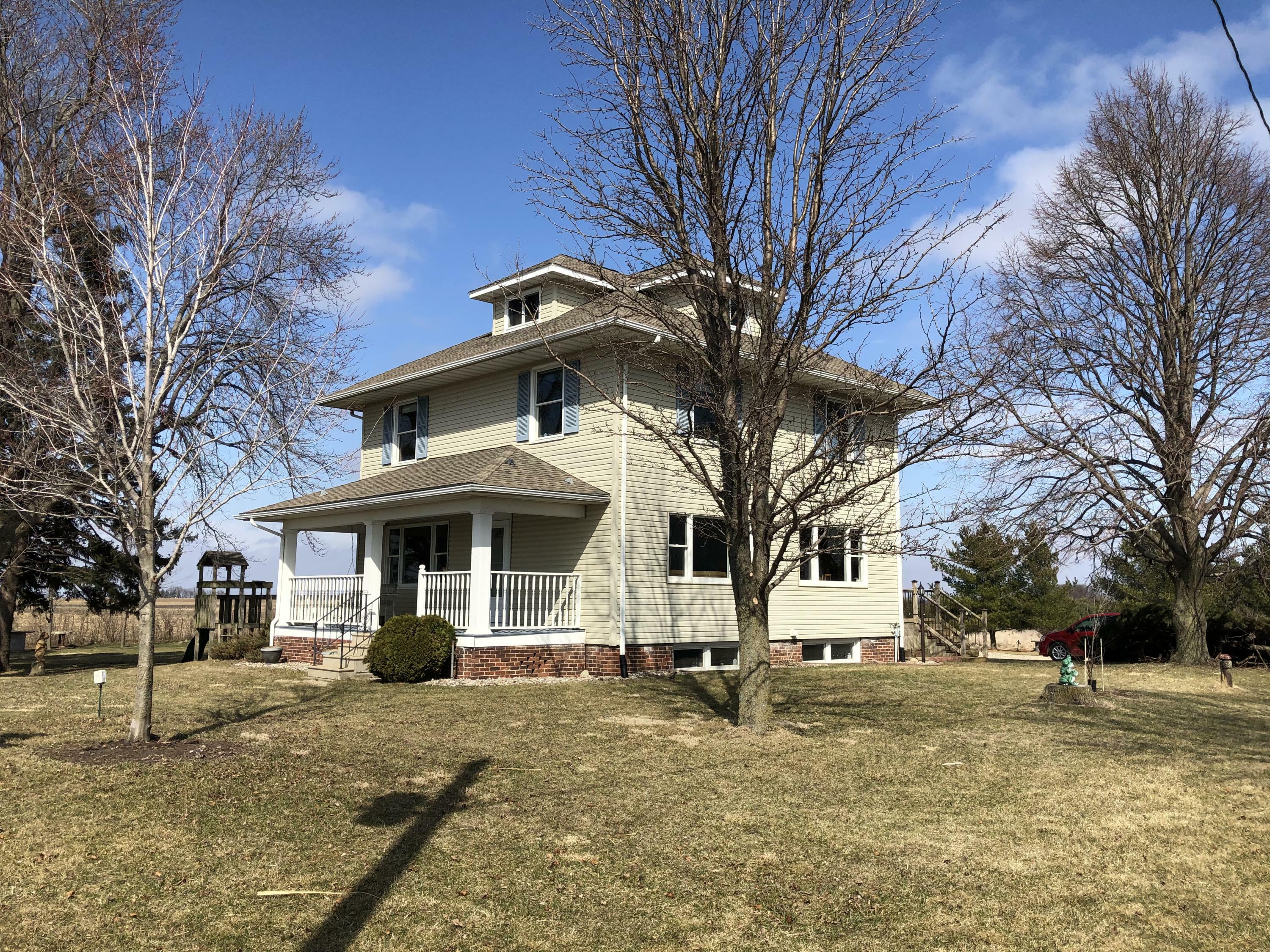 Property Photo:  680 R Avenue  IA 50036 