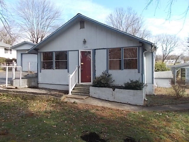 Property Photo:  620 Elizabeth St  TN 37804