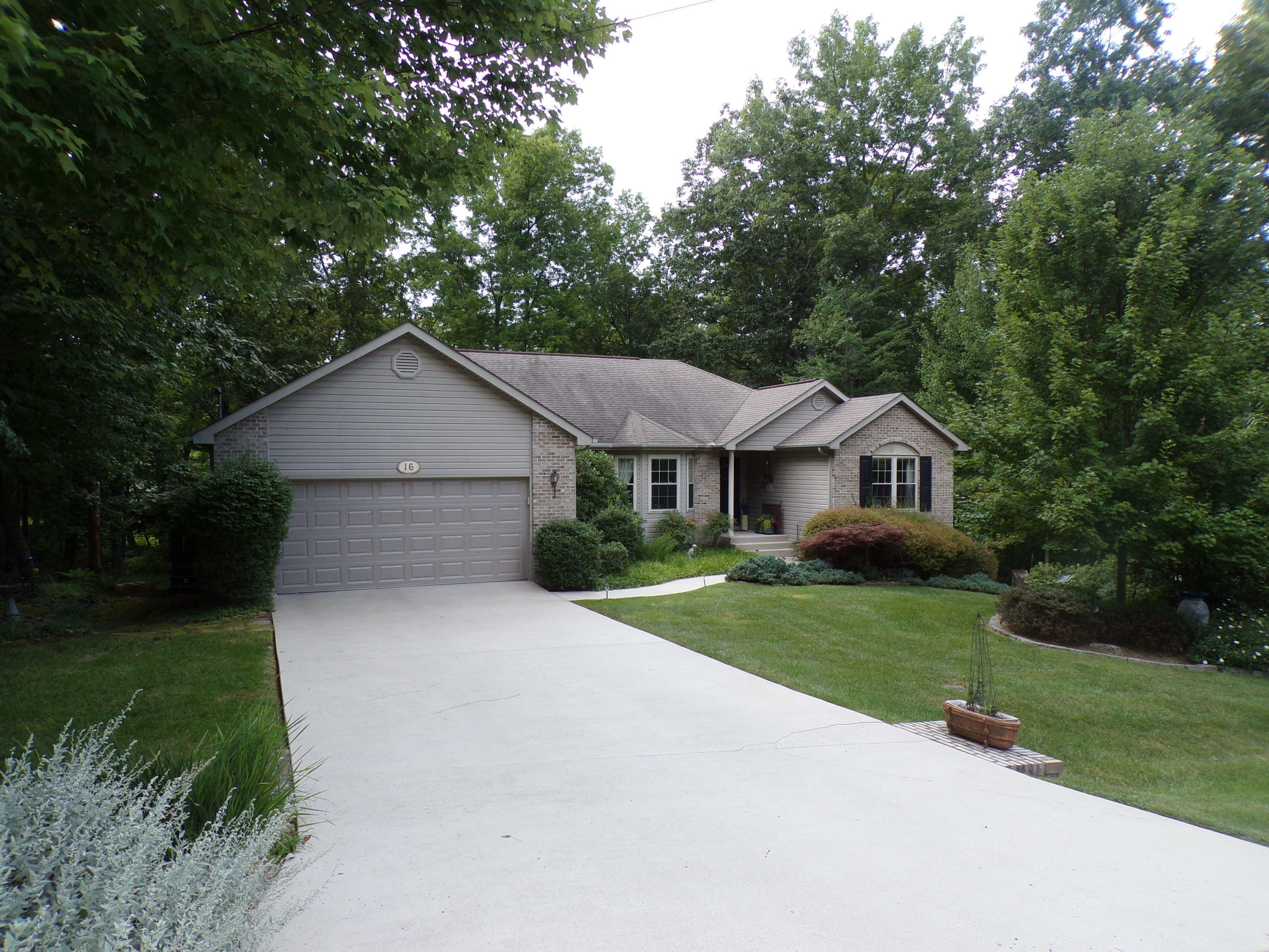 Property Photo:  16 Oakcrest Circle  TN 38558 