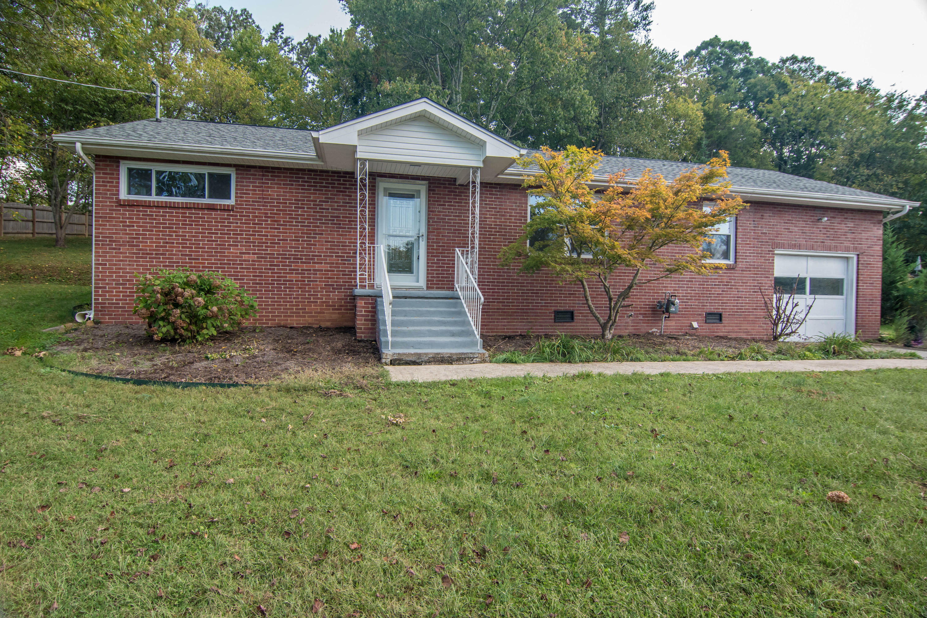 Property Photo:  1414 Maple Drive  TN 37918 