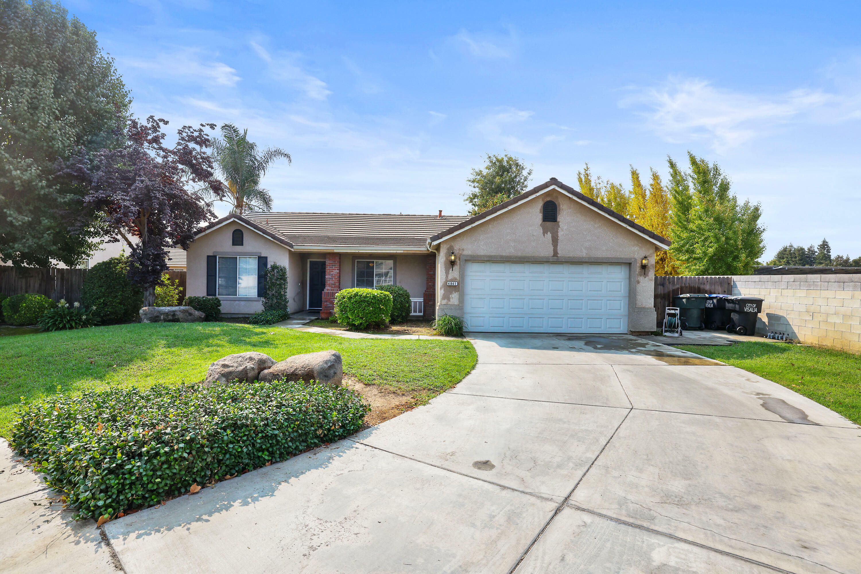 4841 W Evergreen Court  Visalia CA 93277 photo