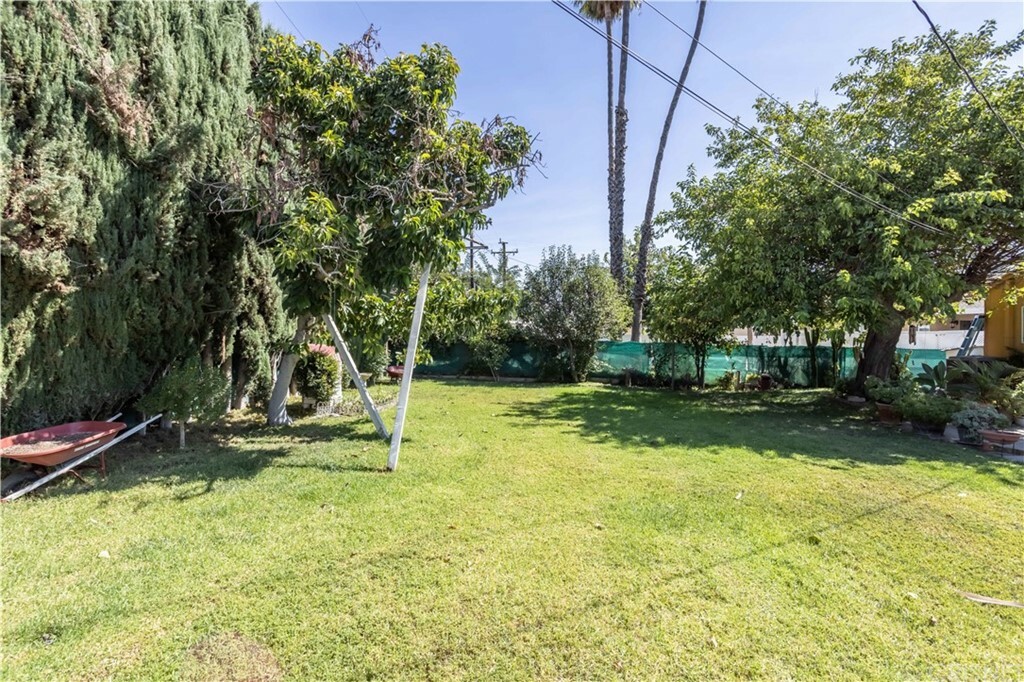 Property Photo:  1129 Knox Street  CA 91340 