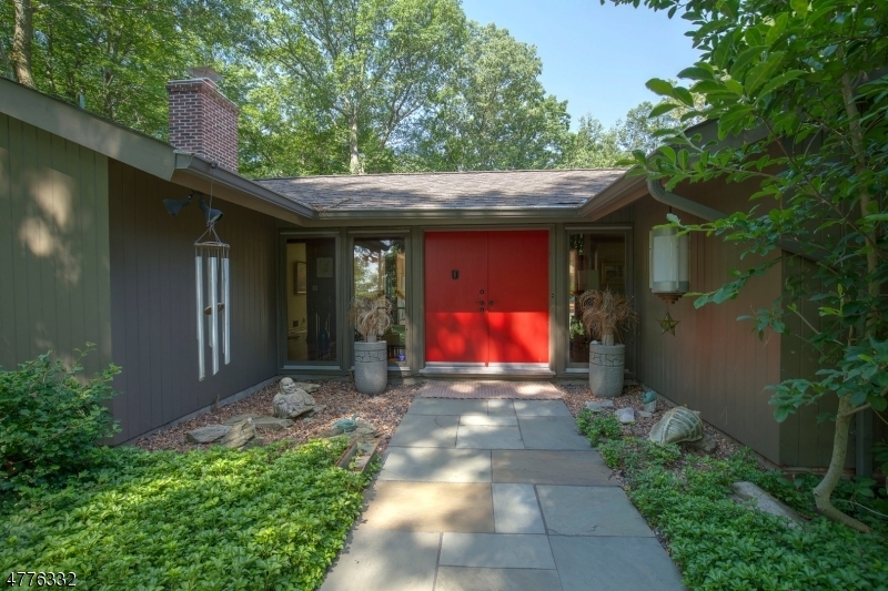 Property Photo:  25 Post House Rd  NJ 07976 