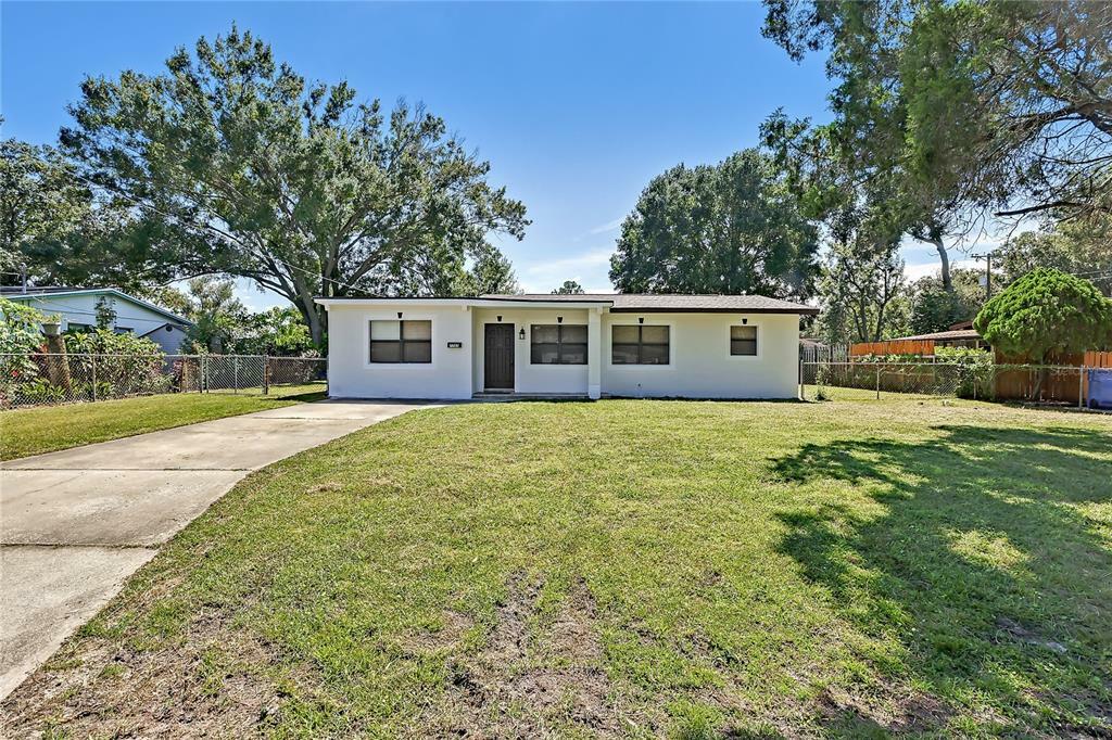 Property Photo:  7703 Morning Glory Lane  FL 33619 