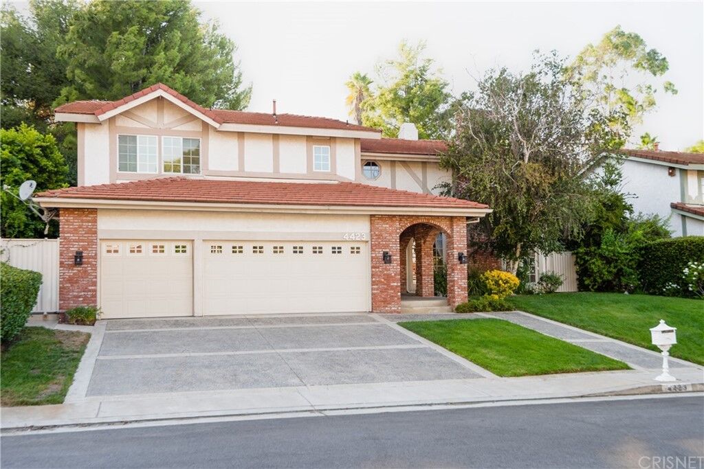 Property Photo: 4423 Dulcinea Court CA 91364