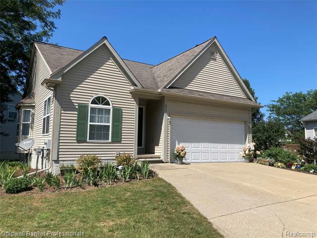 Property Photo: 621 Heritage Circle MI 48430