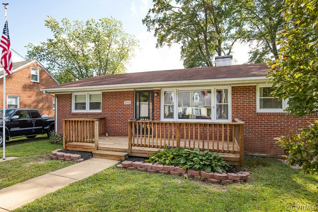 Property Photo: 2305 Burnley Avenue VA 23228