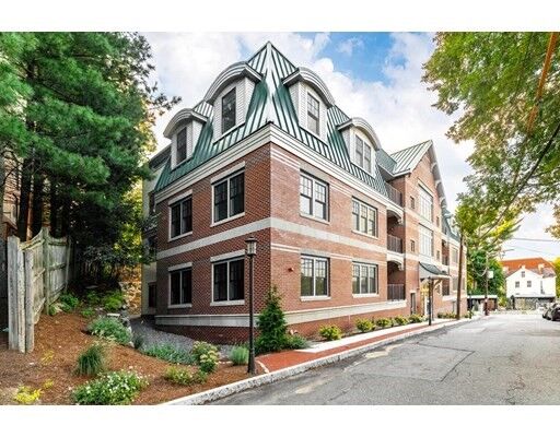 Property Photo:  40 Elmwood Avenue 6  MA 01890 