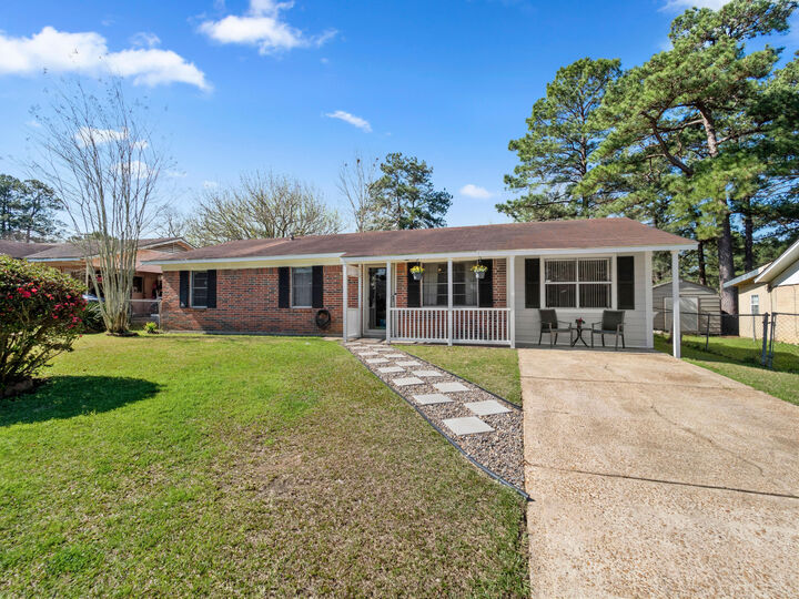 305 Ivy St  New Llano LA 71461 photo