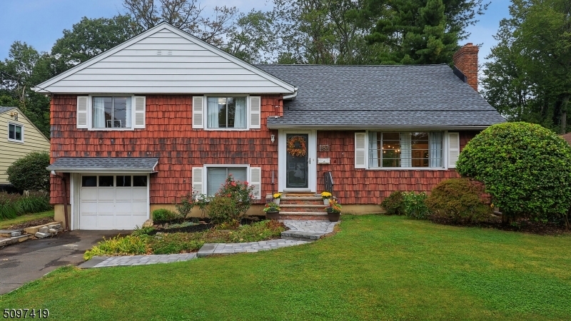 Property Photo:  187 Pleasant Ave  NJ 07023 