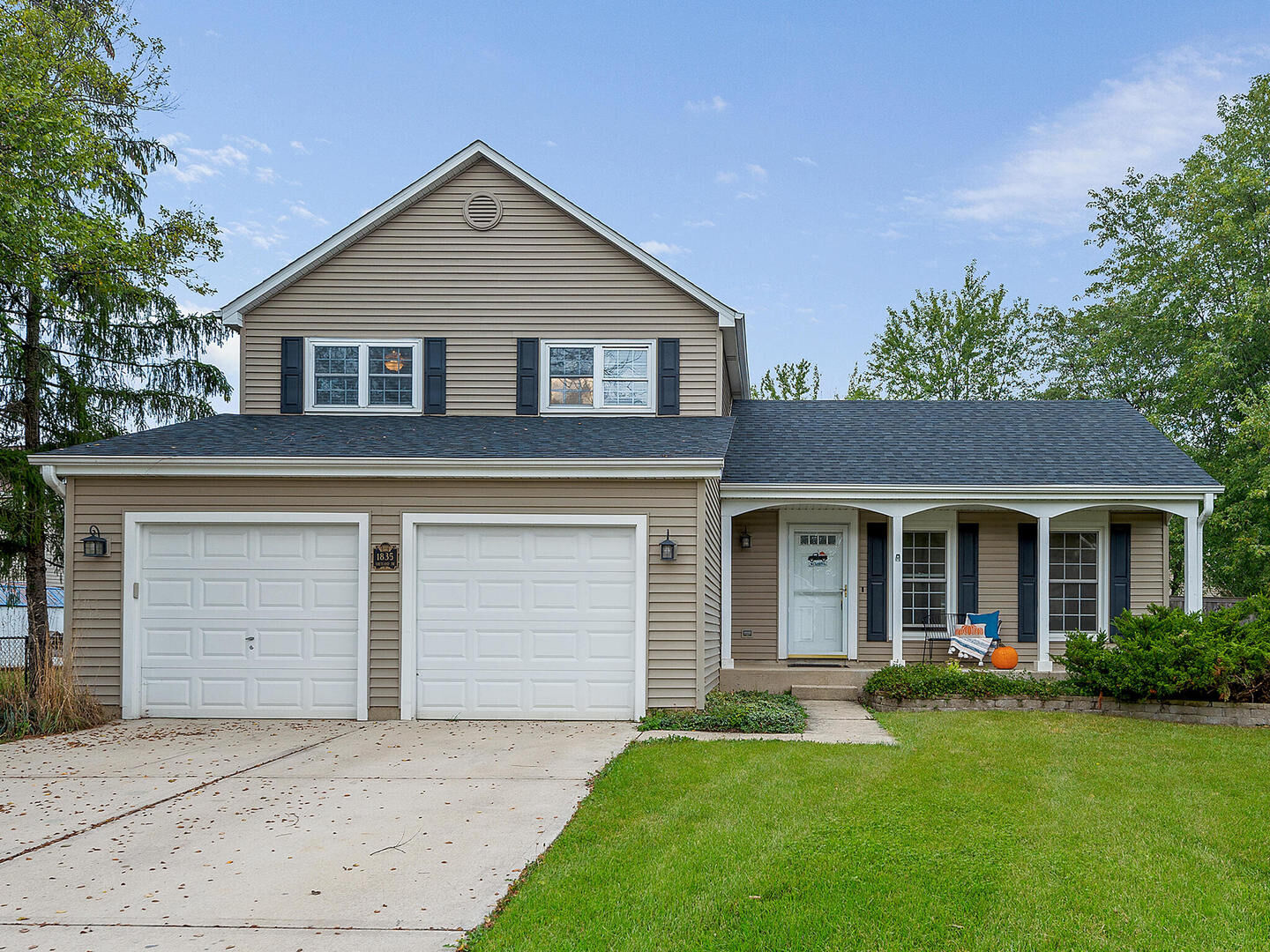 Property Photo:  1835 Shetland Drive  IL 60189 