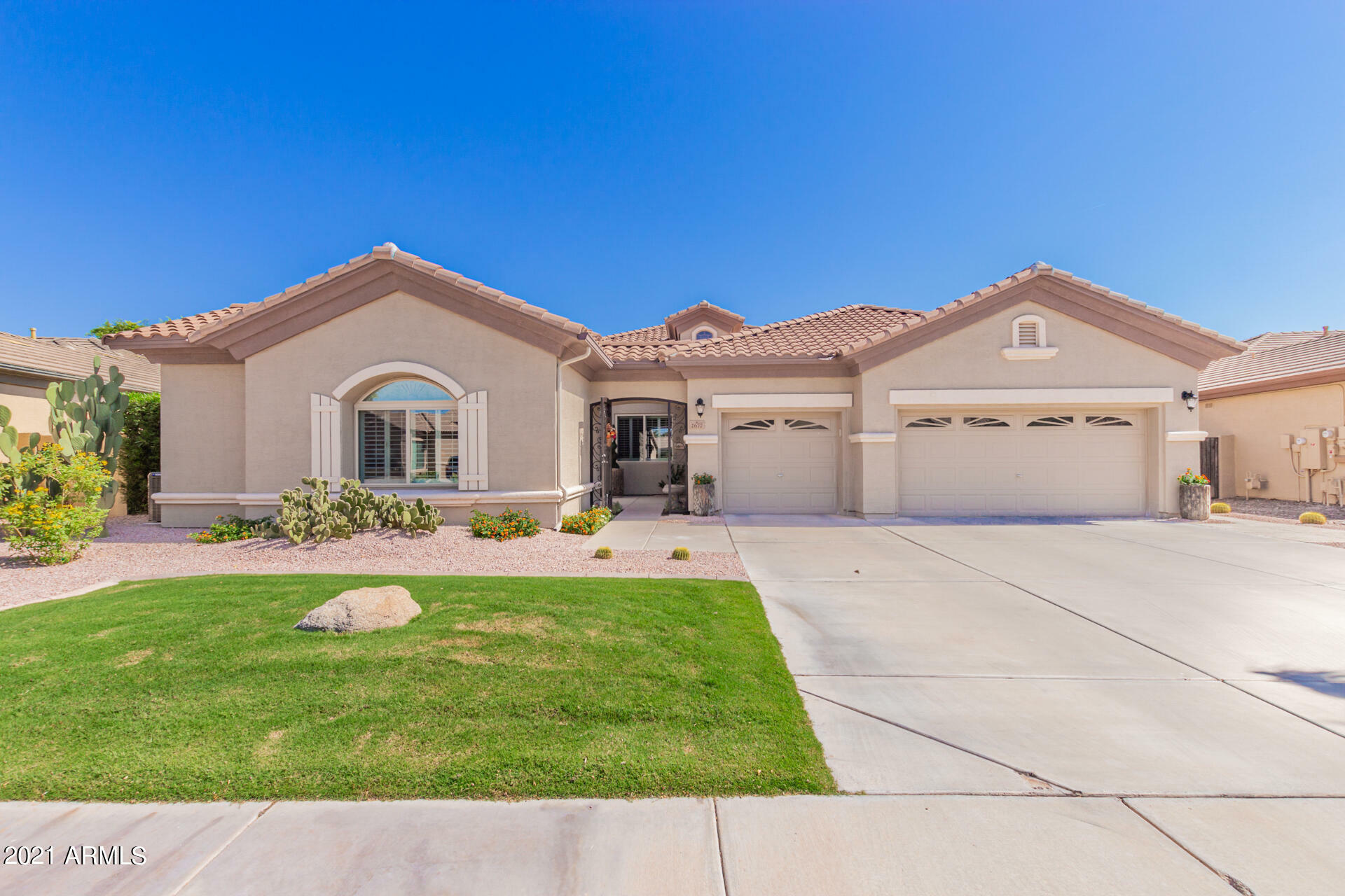 Property Photo:  2677 E Westchester Drive  AZ 85249 