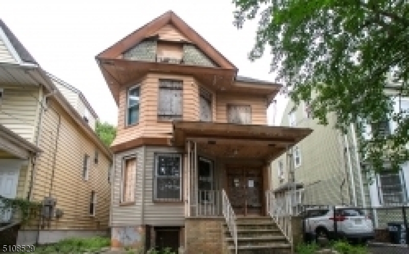 Property Photo:  346 Woodside Ave  NJ 07104 