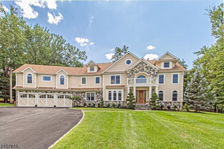 4 Julia Ct  Scotch Plains Twp. NJ 07076 photo