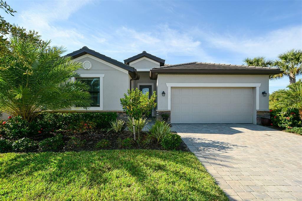 Property Photo:  17002 Blue Ridge Place  FL 34211 