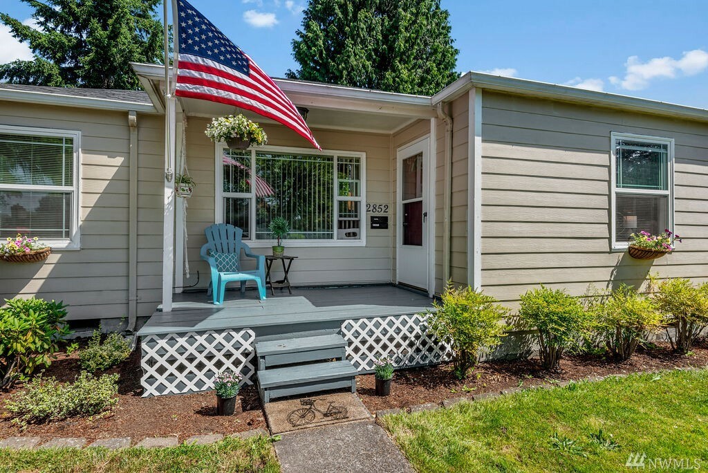 Property Photo:  2852 Florida St  WA 98632 