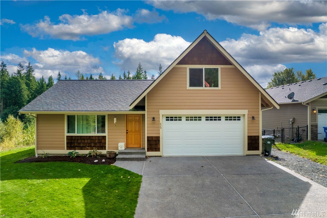 Property Photo: 629 Joy St WA 98328