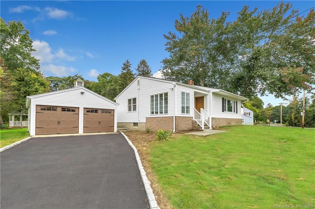 Property Photo:  1195 Cutspring Road  CT 06614 