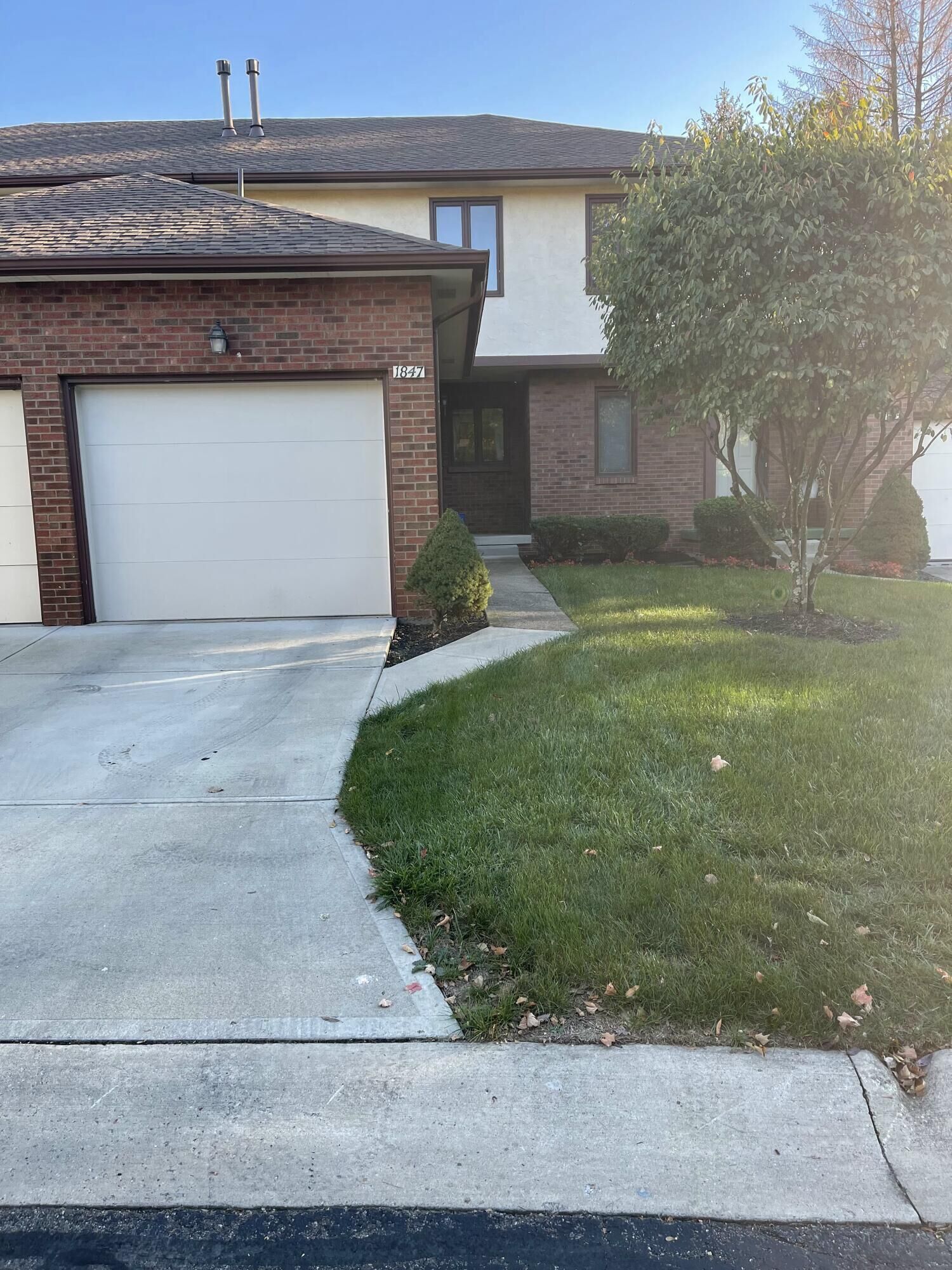 Property Photo: 1847 Misty Way OH 43232