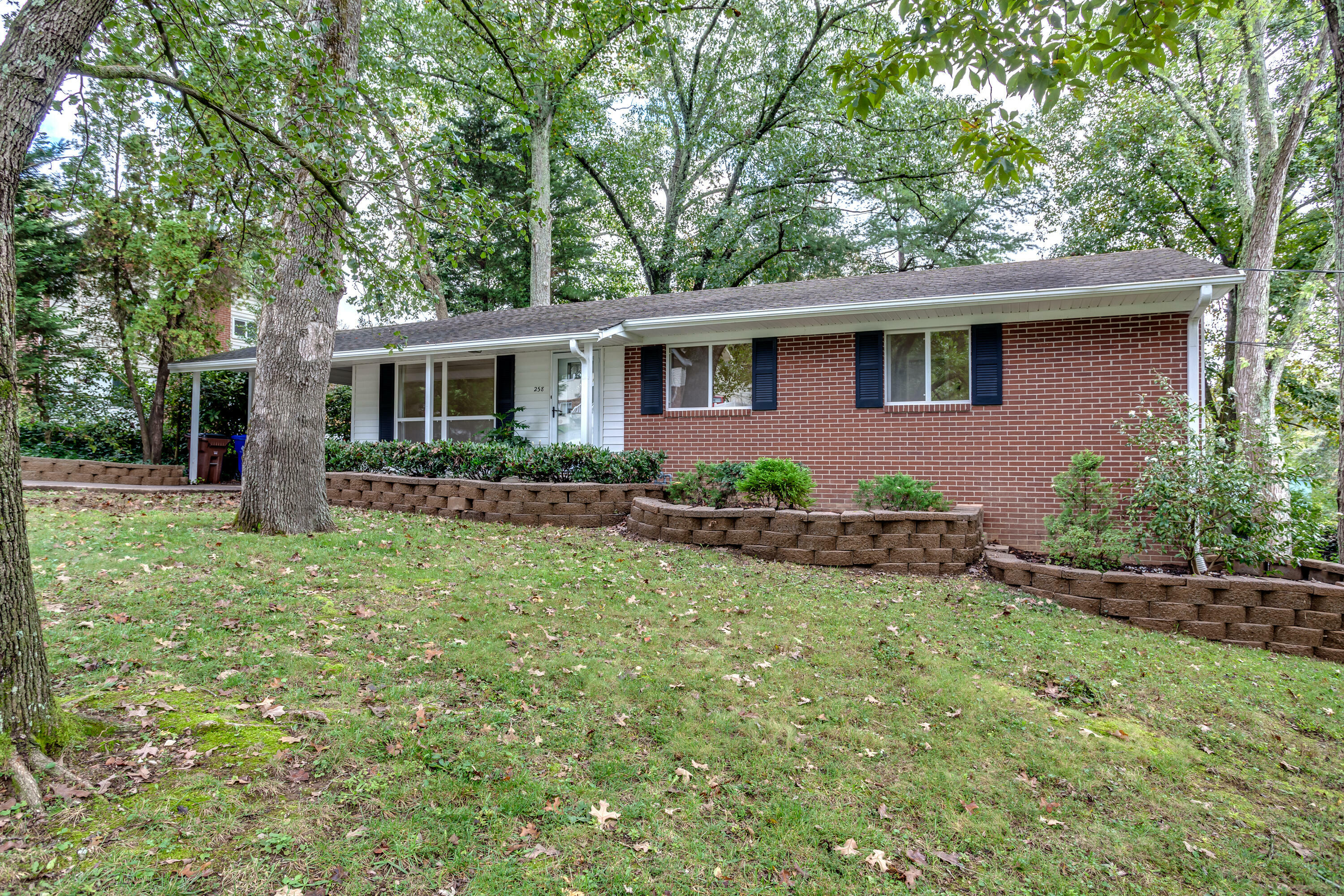 Property Photo:  258 Iroquois Rd  TN 37830 